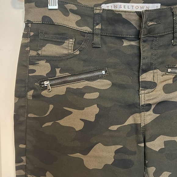 Tinseltown Camo High Rise Skinny Jeans Junior’s Size 7 - Picture 4 of 9